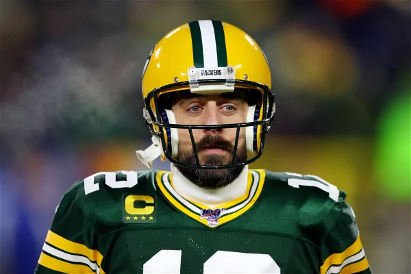 Uncovering the Reasons behind Aaron Rodgers' Booing on the Field