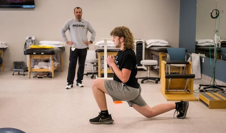 How Is Sports Medicine Different from Physical Therapy?